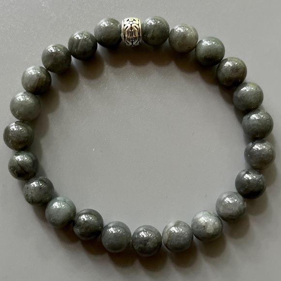 Black Labradorite Handcrafted Bead Bracelet - Picture 2 of 6